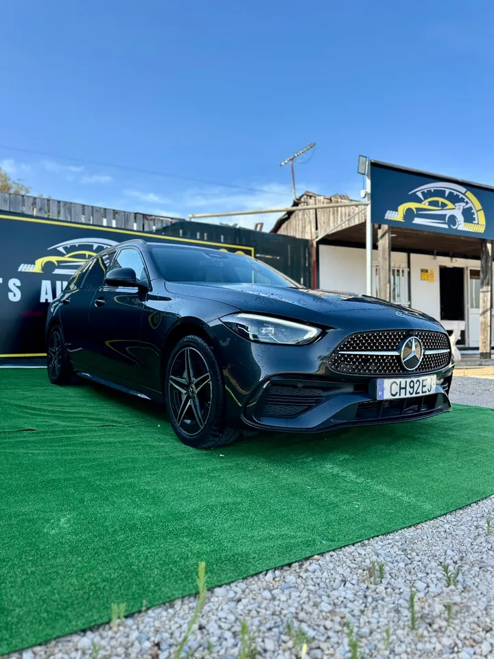 Mercedes-Benz C 300 e, 2023, vista exterior