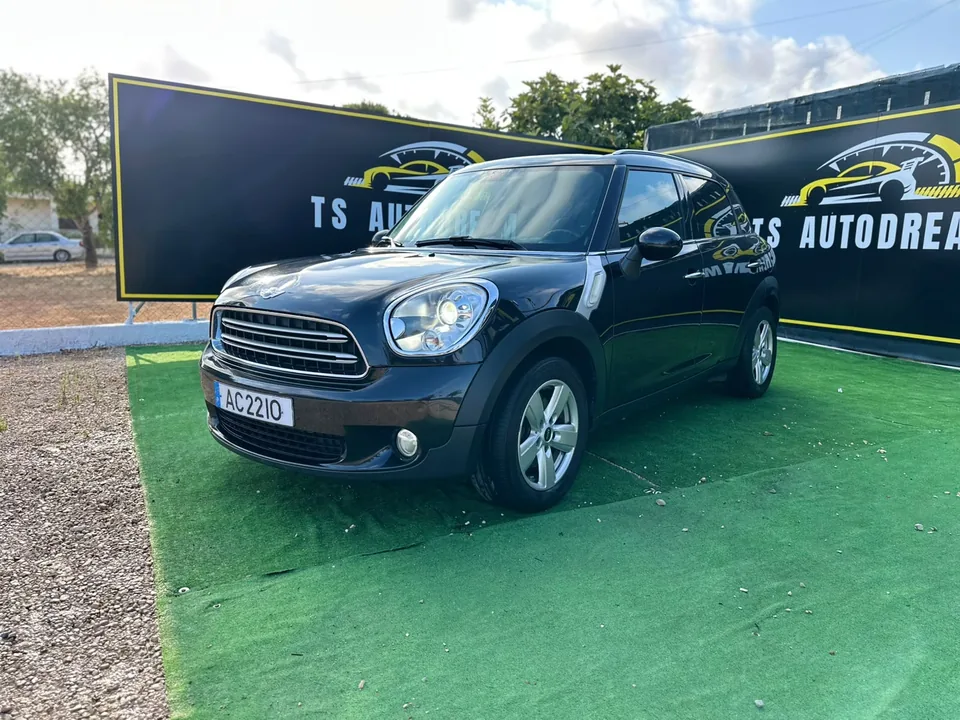 MINI Cooper D Countryman, 2015, vista exterior